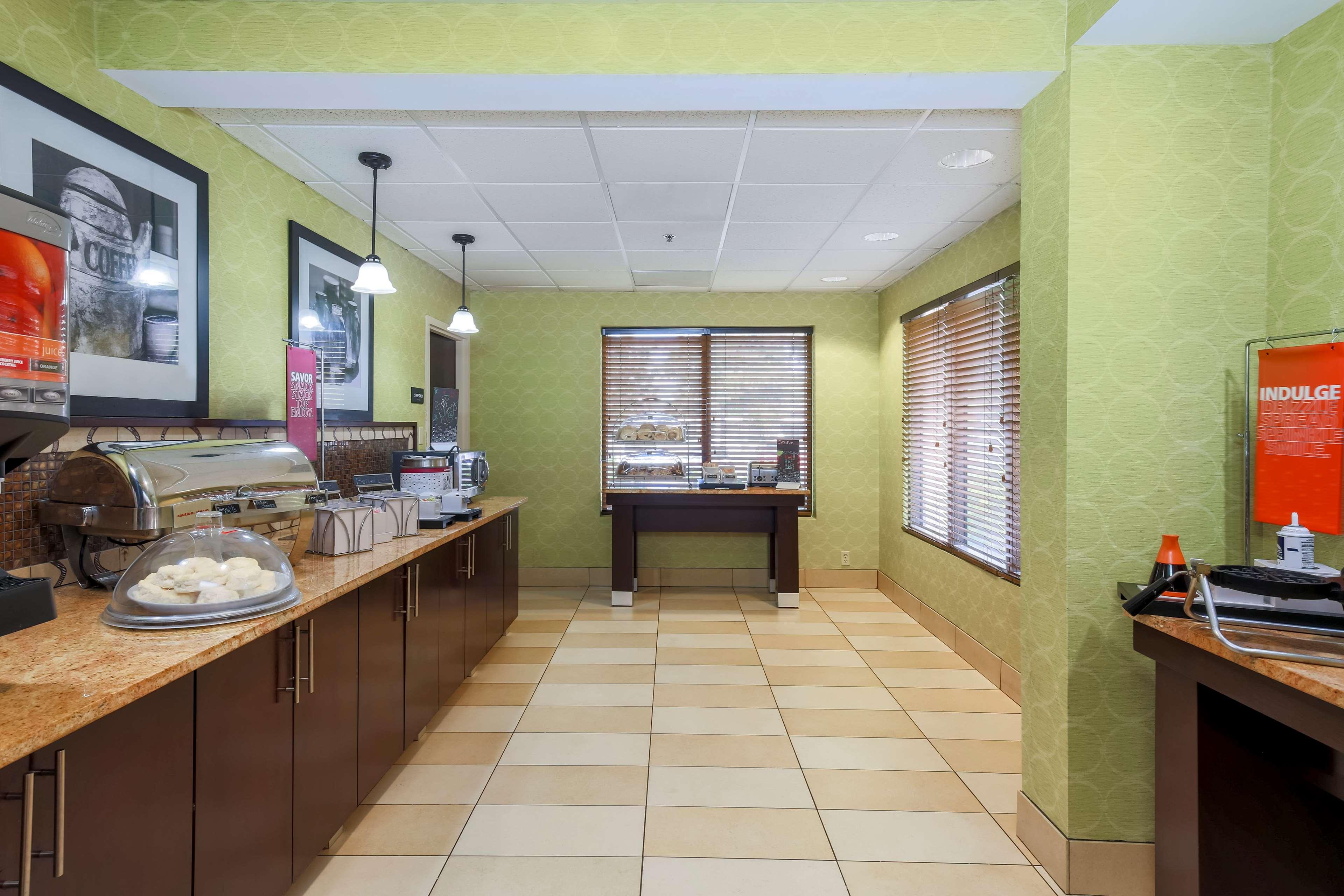 Hampton Inn Memphis-Walnut Grove/Baptist East Екстериор снимка