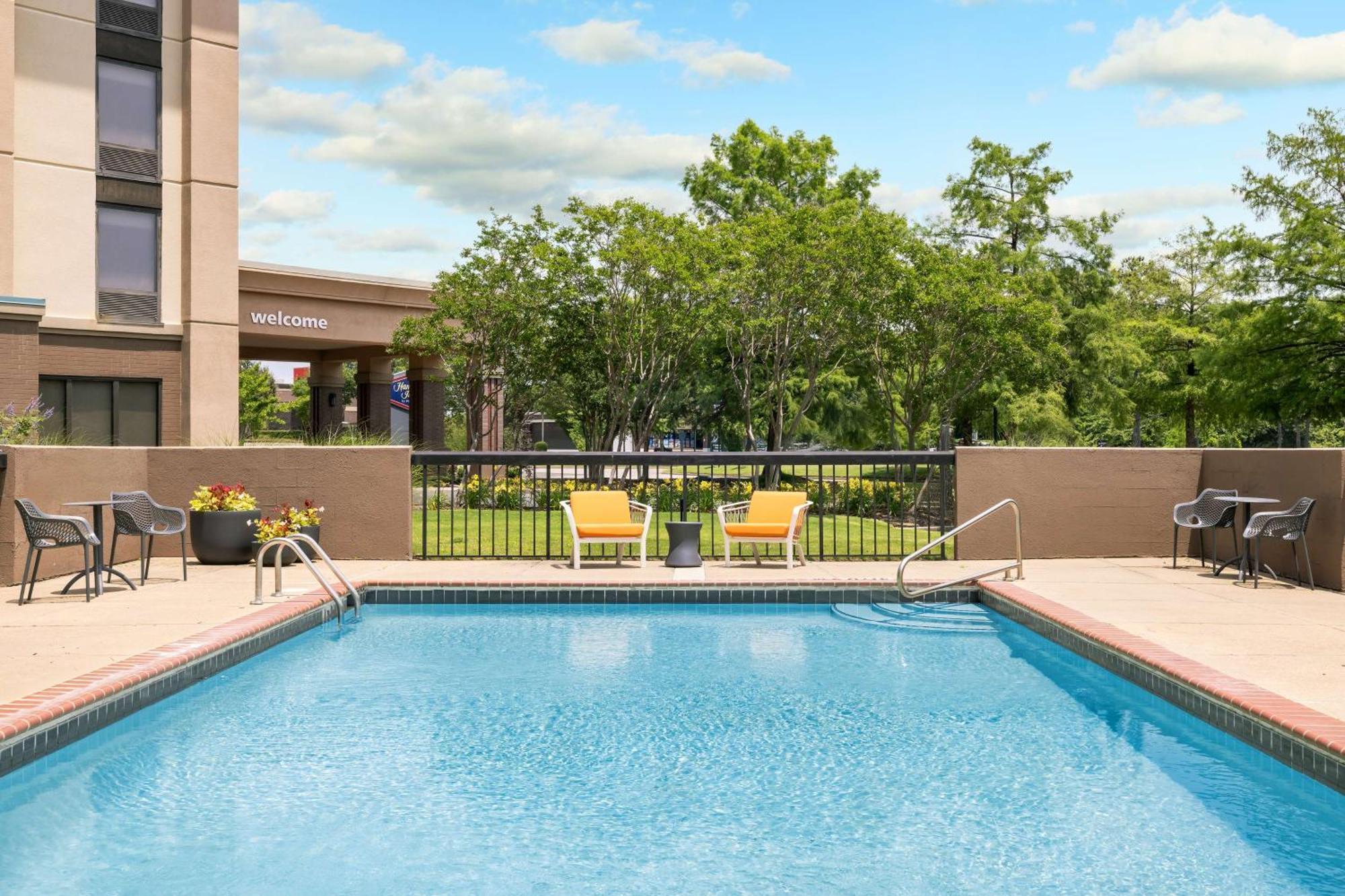 Hampton Inn Memphis-Walnut Grove/Baptist East Екстериор снимка